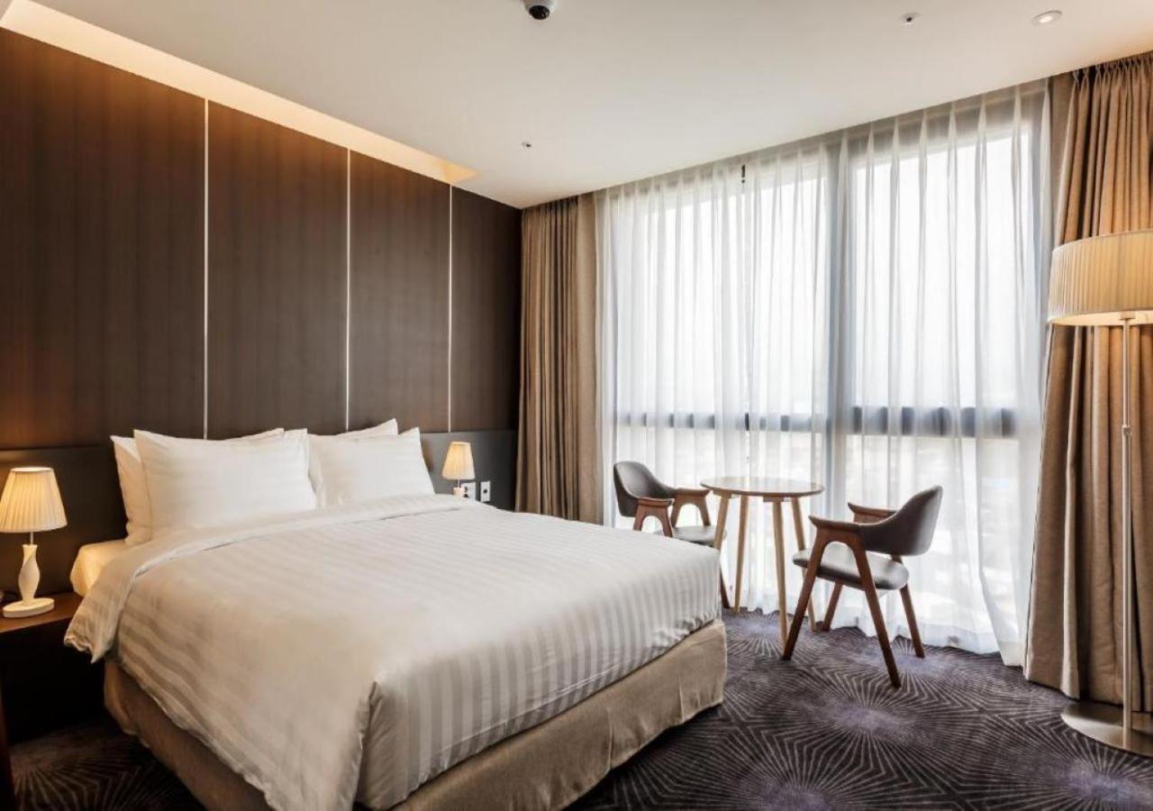 Golden Daisy Hotel مدينة سيوجويبو المظهر الخارجي الصورة
